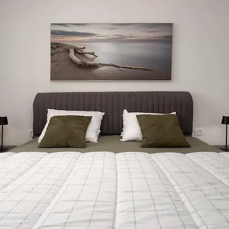 Apartment Eleven